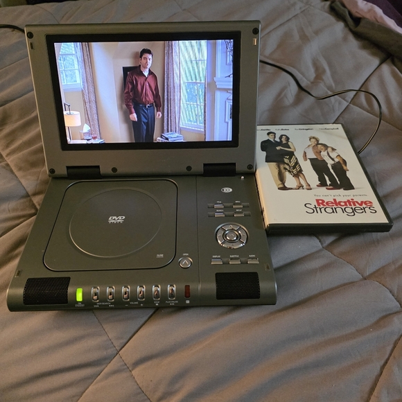 Portable DVD Player with Screen - Gray - Picture 4 of 6